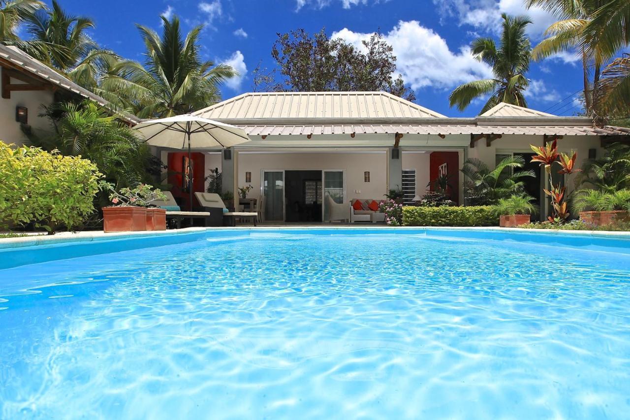 Superbe Villa Privee — 4-Star Luxury Hotel in Flic En Flac, Mauritius