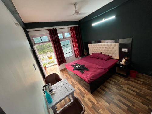 Shanti Cafe & Hostels - last minute hotel in Manali