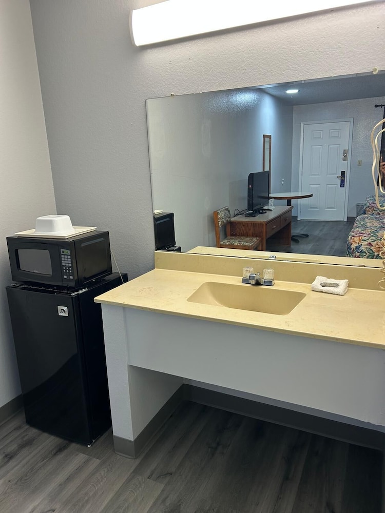 Westworld Country Inn - photo 10