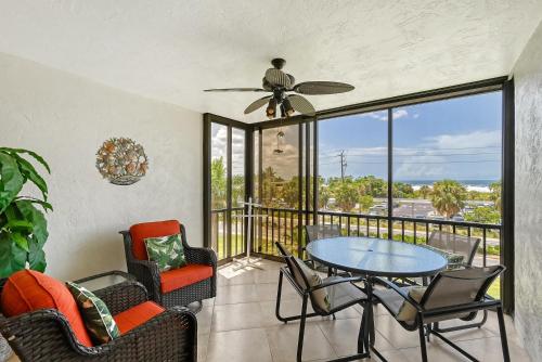 Crescent Royale Condominiums 309 — 4-Star Luxury Hotel in Siesta Key, United States