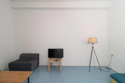 Modern Apartment Next to Stamba and Rooms