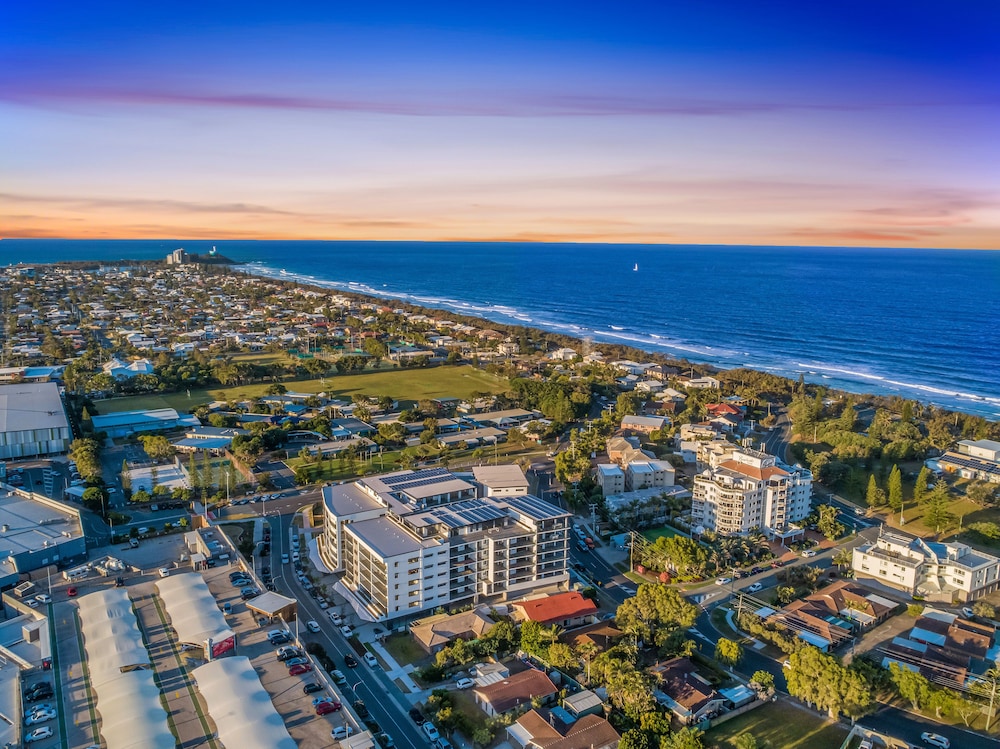 Hedge Apartments by CLLIX — 4-Star Luxury Hotel in Buddina, Australia