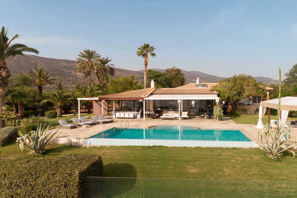 Villa Pueblo — 4-Star Luxury Hotel in Nafplio, Greece