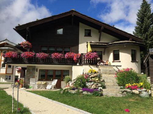Chalet Sunstar — 4-Star Luxury Hotel in Saas-Fee, Switzerland