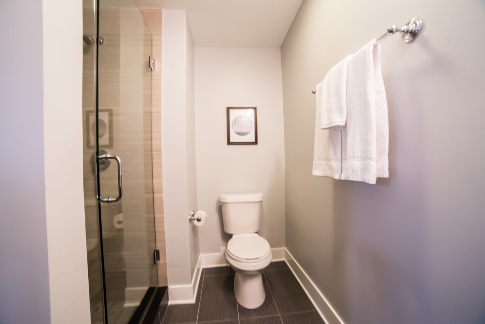 Stunning 3BR in Lake View by Sonder - photo 25