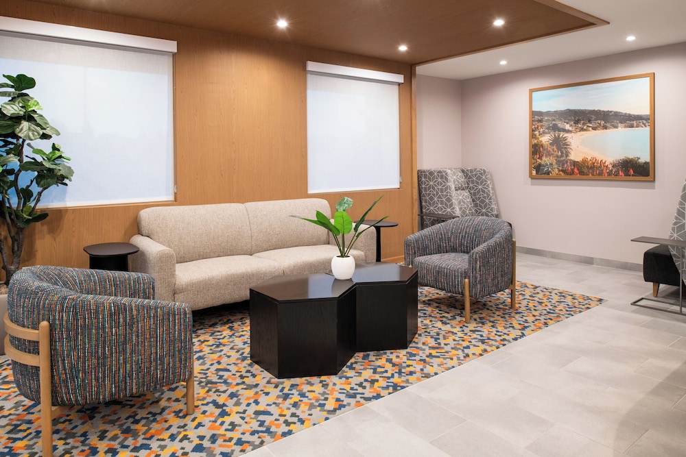Hampton Inn by Hilton Costa Mesa Newport Beach - photo 29