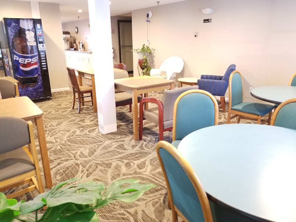 Hampton Village Inn - photo 41