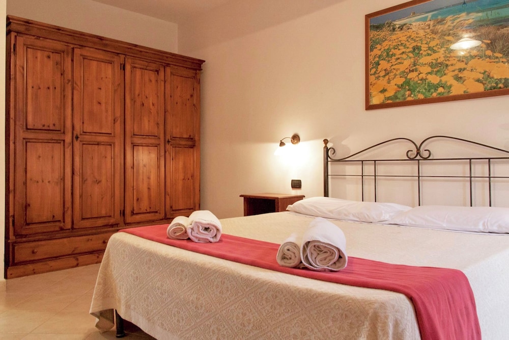 Village with swimming pool just a few minutes from Alghero — 4-Star Luxury Hotel in Alghero, Italy