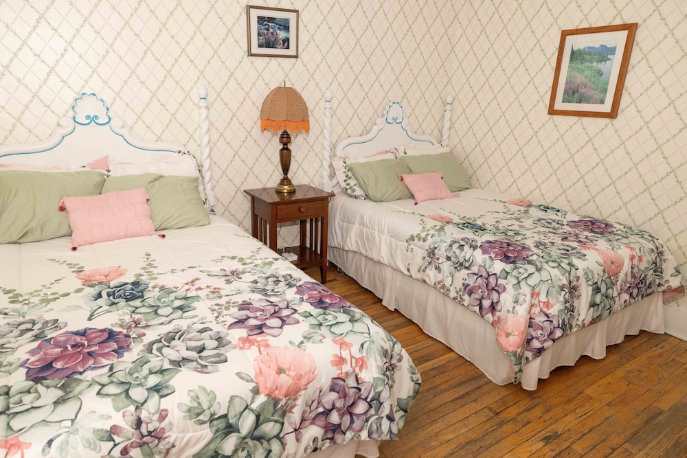 The Hand Hotel Bed & Breakfast - photo 21