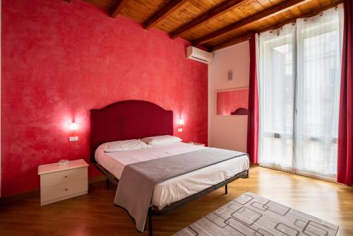 Plumeria Vacanze in centro a Palermo Isidoro Carini zona Politeama — 4-Star Luxury Hotel in Palermo, Italy