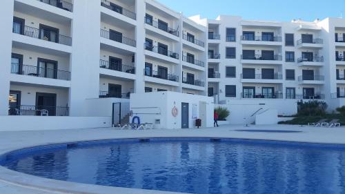 Vista das Ondas Apartamento 205 B2 Olhos de Agua — 4-Star Luxury Hotel in Albufeira, Portugal