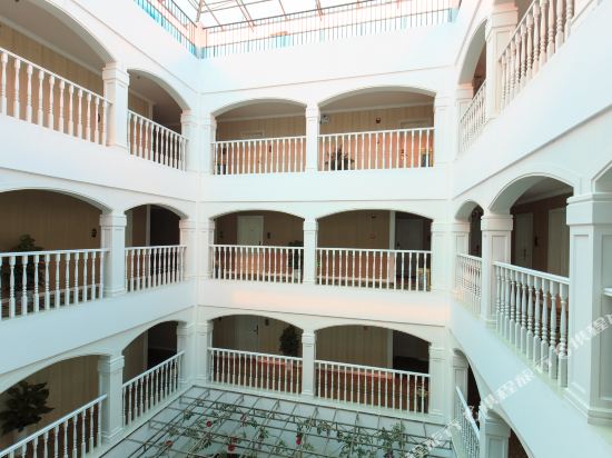 Qianjun Hotel — hotel in Luzhai