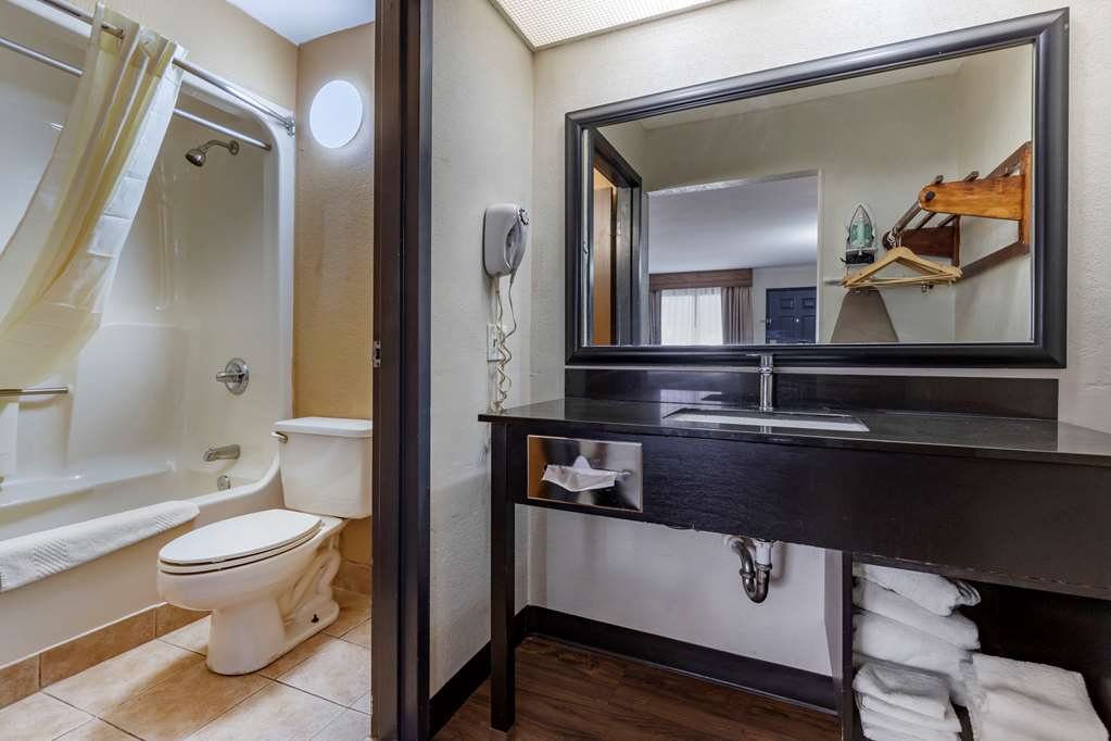 Quality Inn & Suites Ft. Jackson Maingate - photo 24