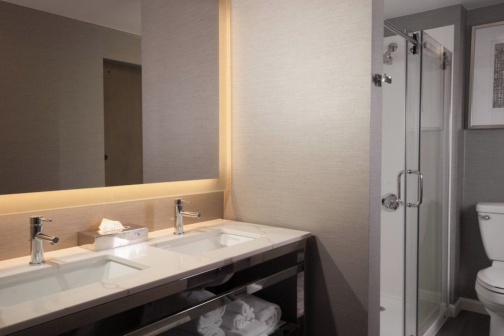Courtyard Charleston Waterfront by Marriott - photo 32