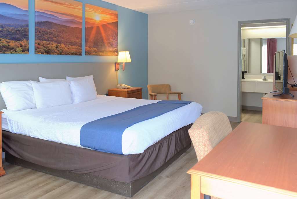 Days Inn by Wyndham Harriman - photo 11
