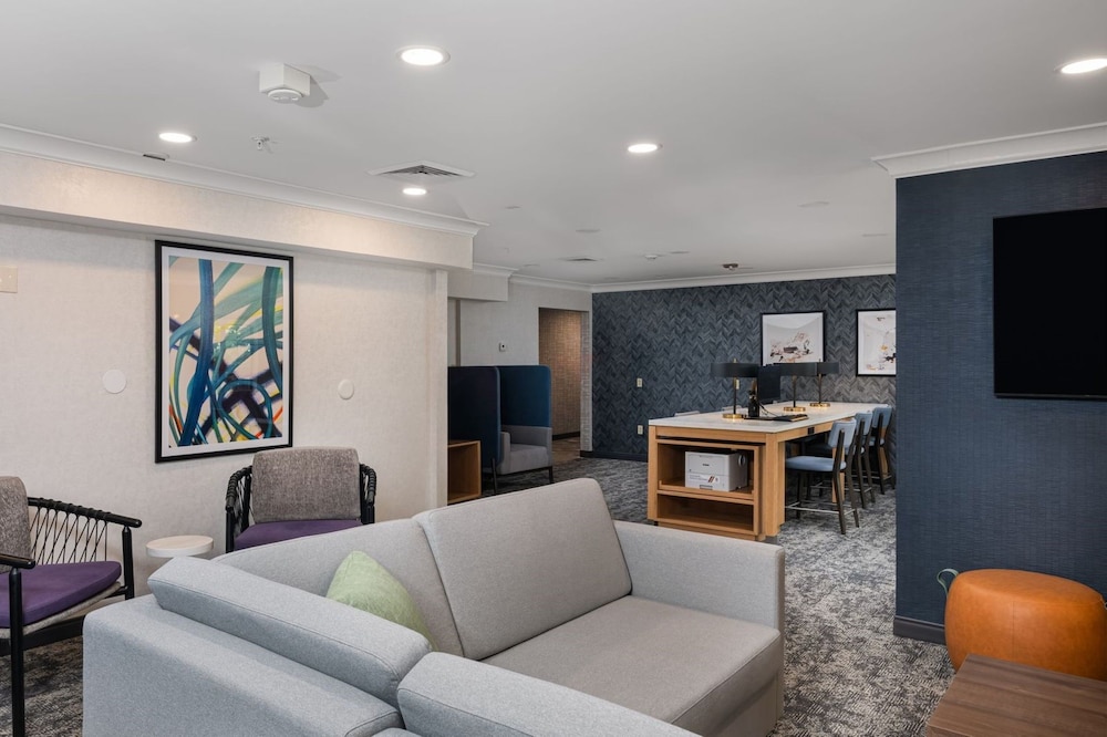 Staybridge Suites Madison East by IHG - photo 27