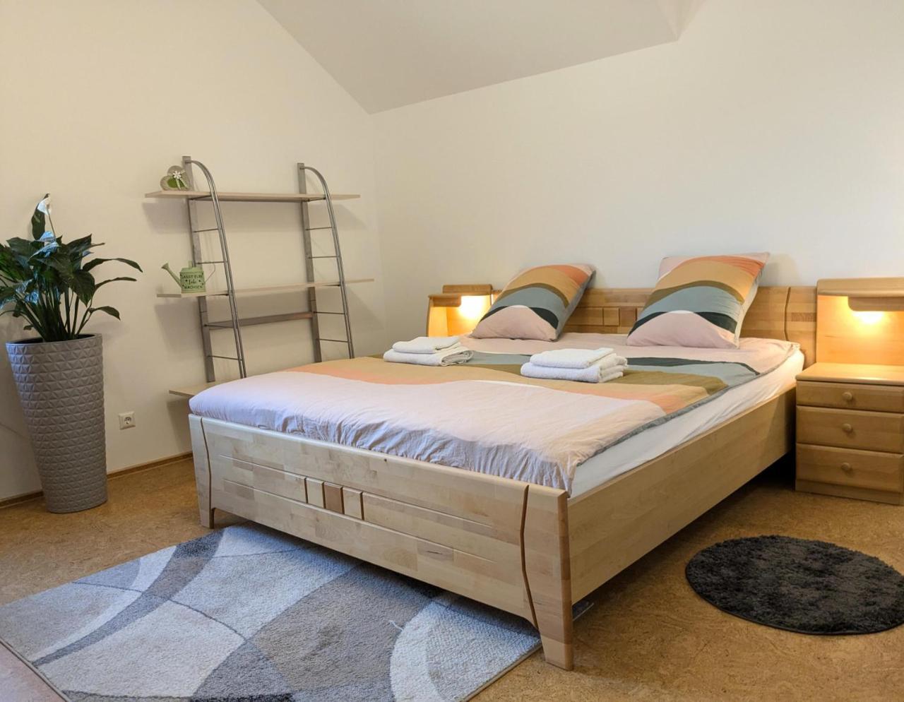 Stop & Sleep Private Rooms — hotel in Ybbs An Der Donau