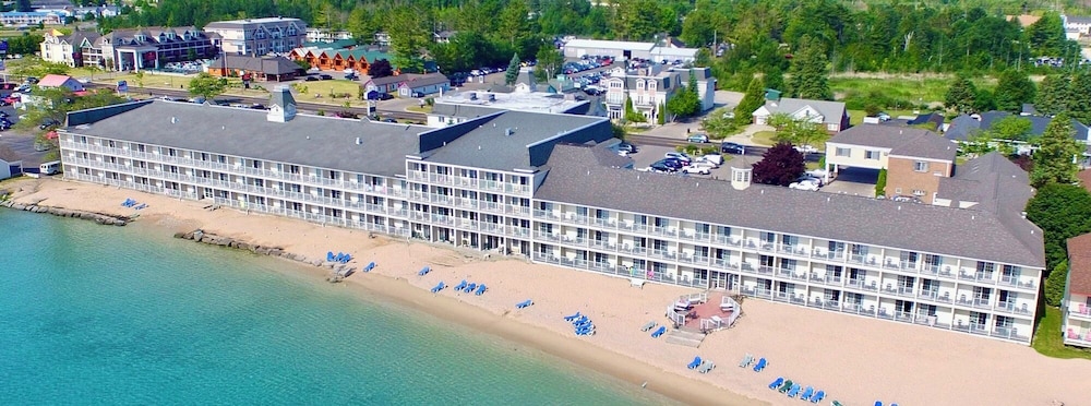 Hamilton Inn Select Beachfront Mackinaw City - photo 41