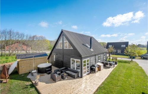 3 Bedroom Beautiful Home In Farsø — 4-Star Luxury Hotel in Farso, Denmark