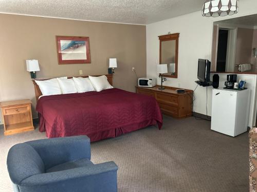 Redwood Arms Motel - photo 16