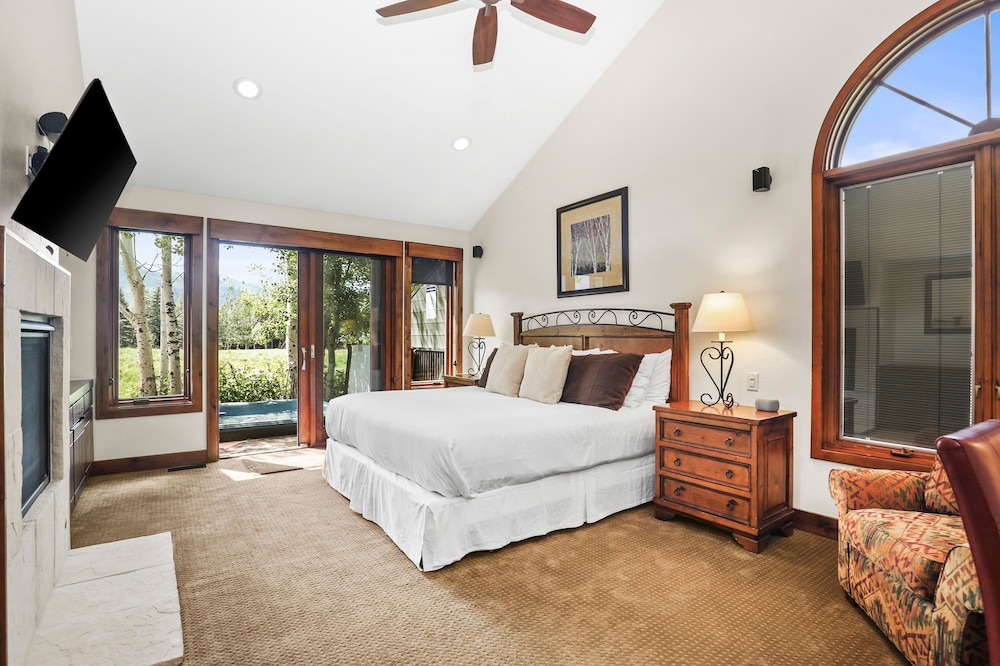 Fairway Village 2570 - photo 4
