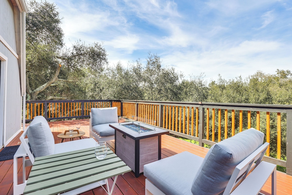 North San Diego Retreat with Deck Fire Pit Table in Escondido, United States