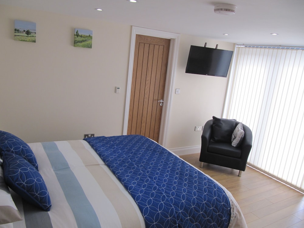 Tidmoor Farmhouse — 4-Star Luxury Hotel in Weymouth, United Kingdom