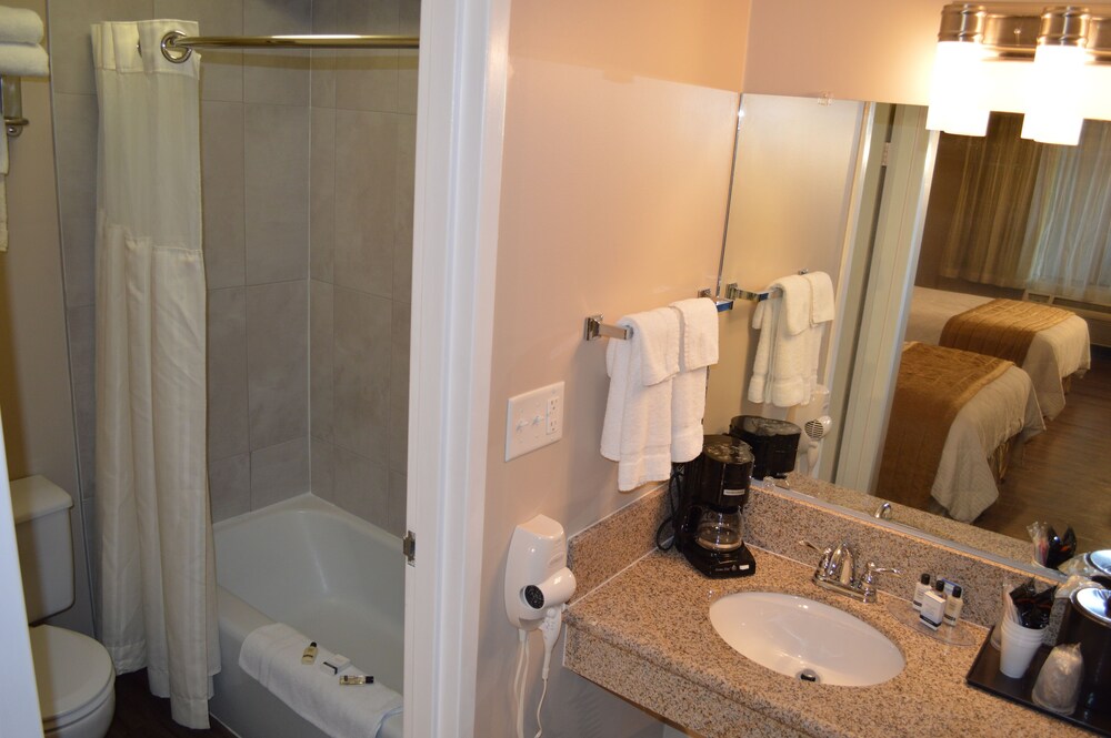 Laramie Valley Inn - photo 12