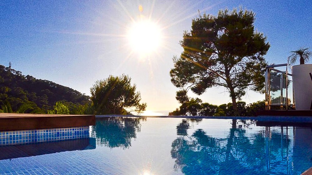 Villa Ani — 4-Star Luxury Hotel in Sant Josep De Sa Talaia, Spain