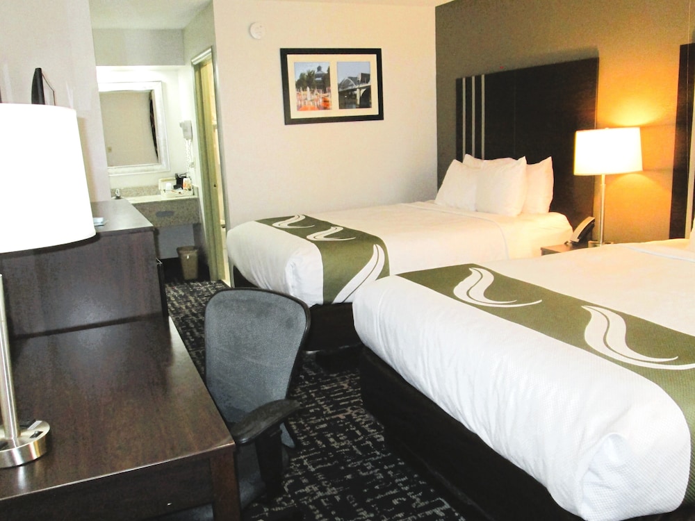 Quality Inn Cleveland North - photo 19