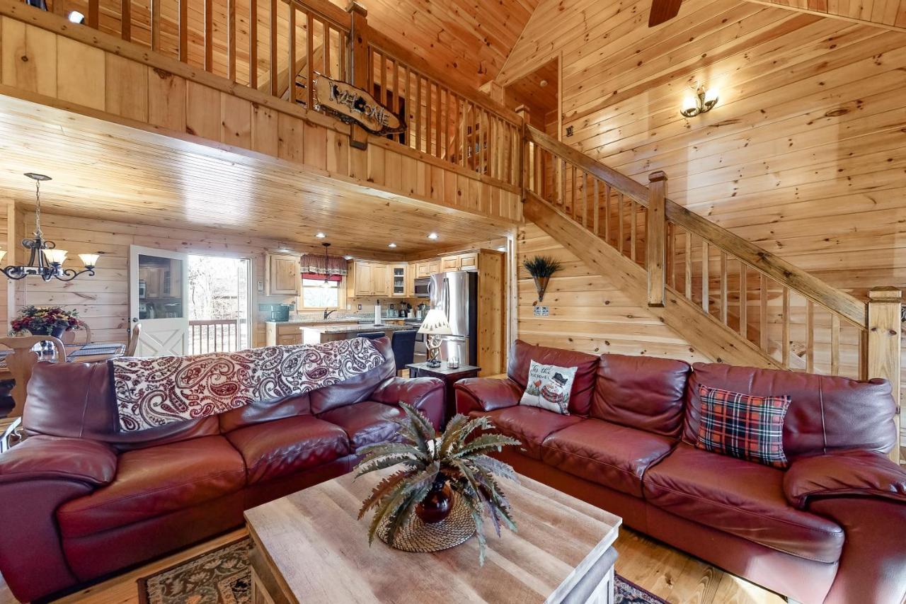 Bearfoot Lodge — 4-Star Luxury Hotel in Ellijay, United States