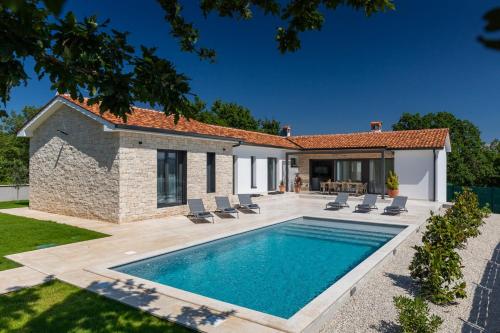 Villa Gala — 4-Star Luxury Hotel in Tinjan, Croatia