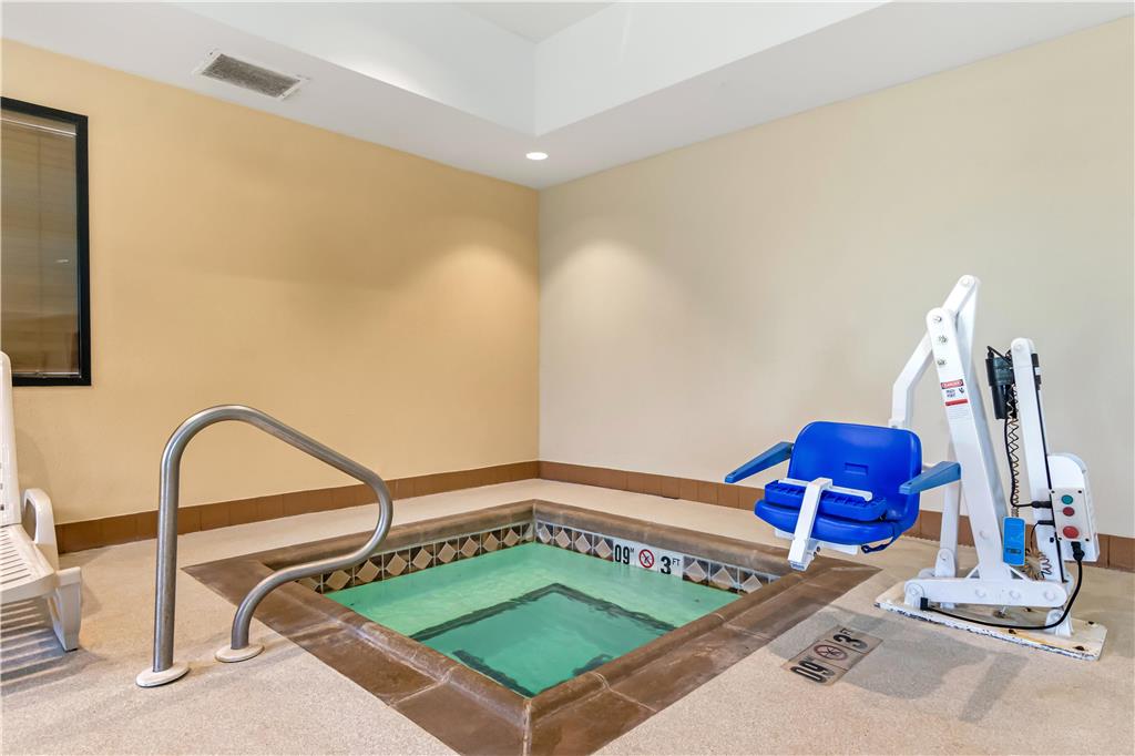 Best Western Plus Hiawatha Hotel - photo 6