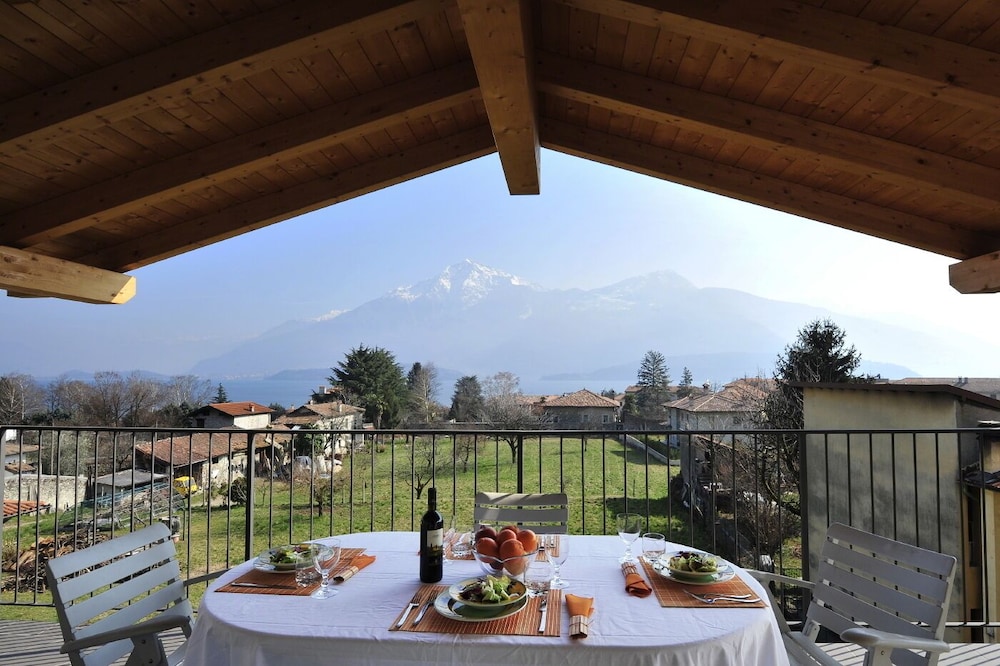 Gravedona Orange — 4-Star Luxury Hotel in Gravedona-San Gregorio, Italy