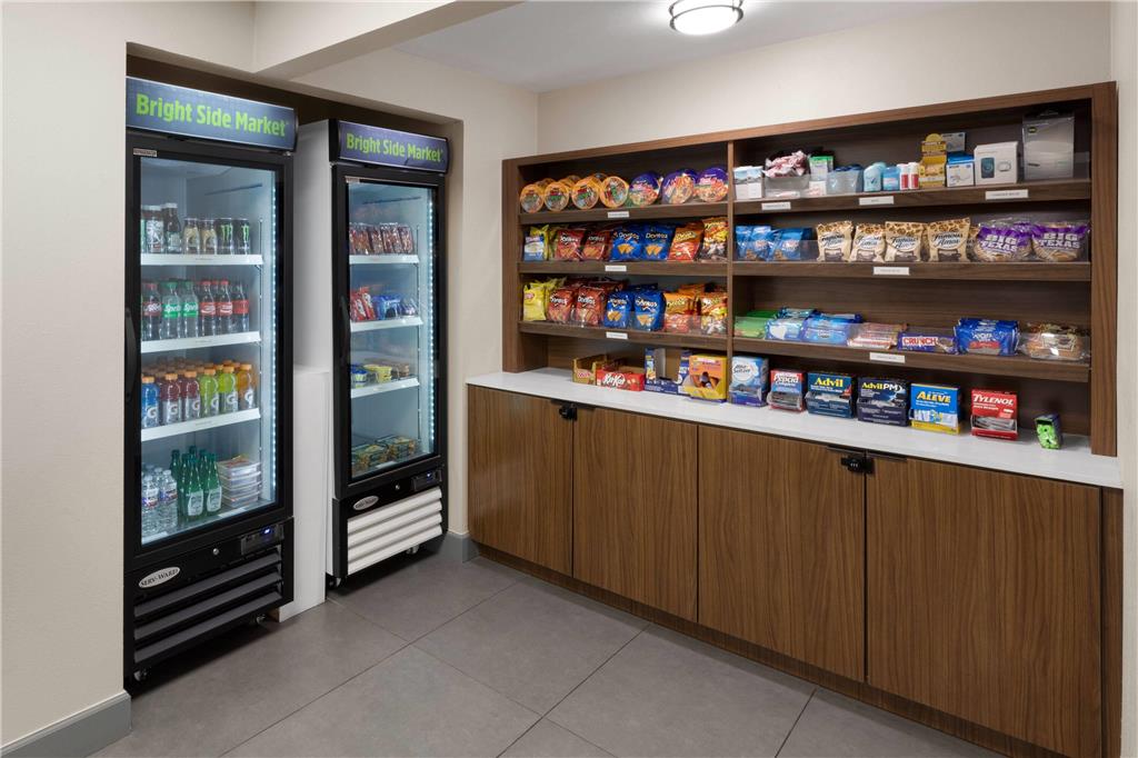 La Quinta Inn & Suites by Wyndham Houston Stafford Sugarland - photo 29