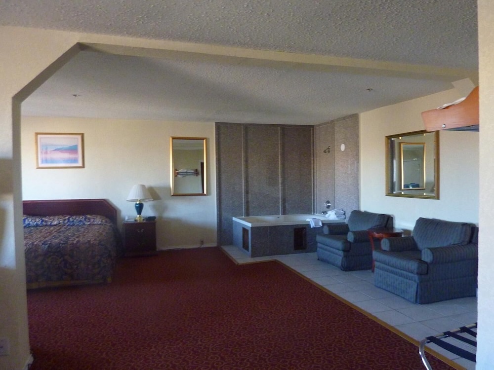Park Hill Inn and Suites - photo 5