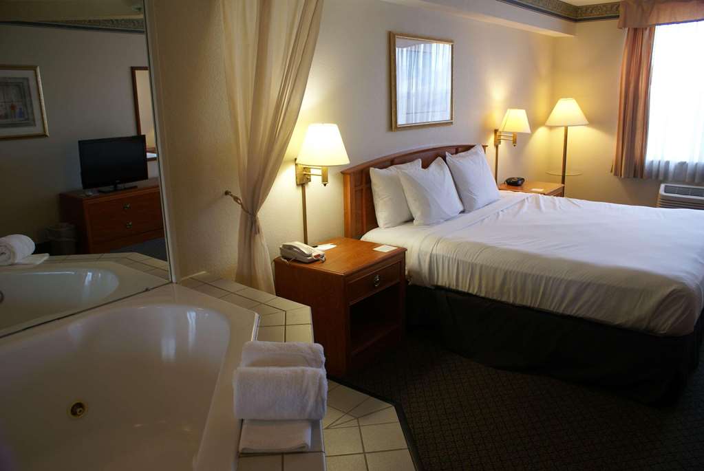 Country Inn & Suites by Radisson Lansing MI - photo 18