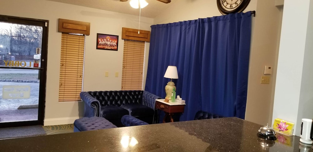 The Parkwood Inn & Suites - photo 5