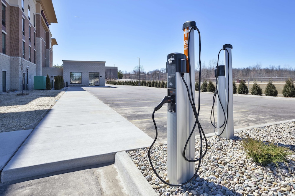Hampton Inn & Suites Grandville Grand Rapids South - photo 22