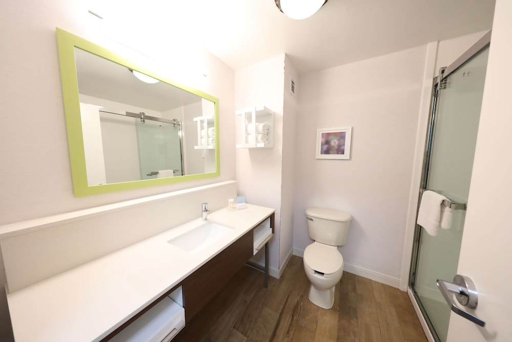 Hampton Inn Hutchinson - photo 53