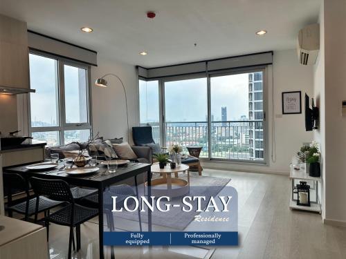 Contemporary High Rise 2BR Ultra Fast Wifi Sathorn