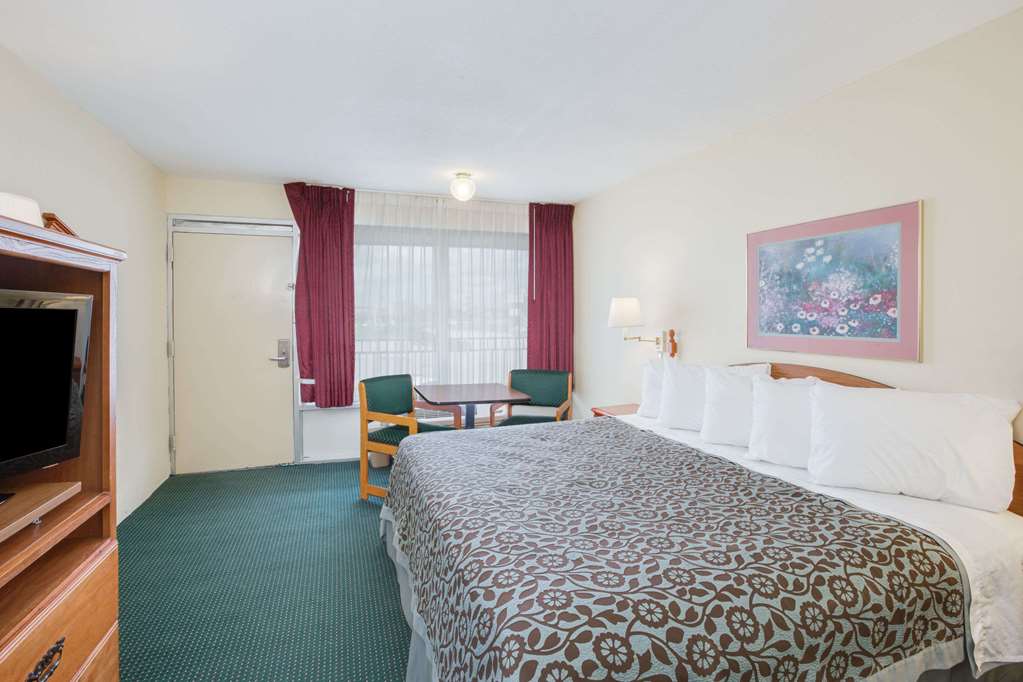 Days Inn by Wyndham Newport - photo 7