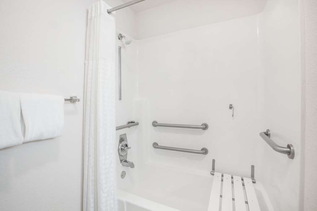Super 8 by Wyndham Hayward Downtown - photo 14
