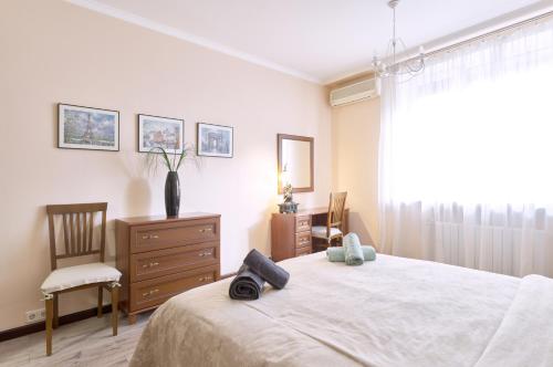 1BR apartment in the old city center — 4-Star Luxury Hotel in Kyiv, Ukraine