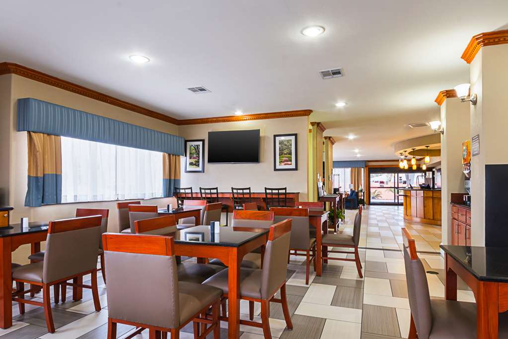 Comfort Suites Lake Charles - photo 36