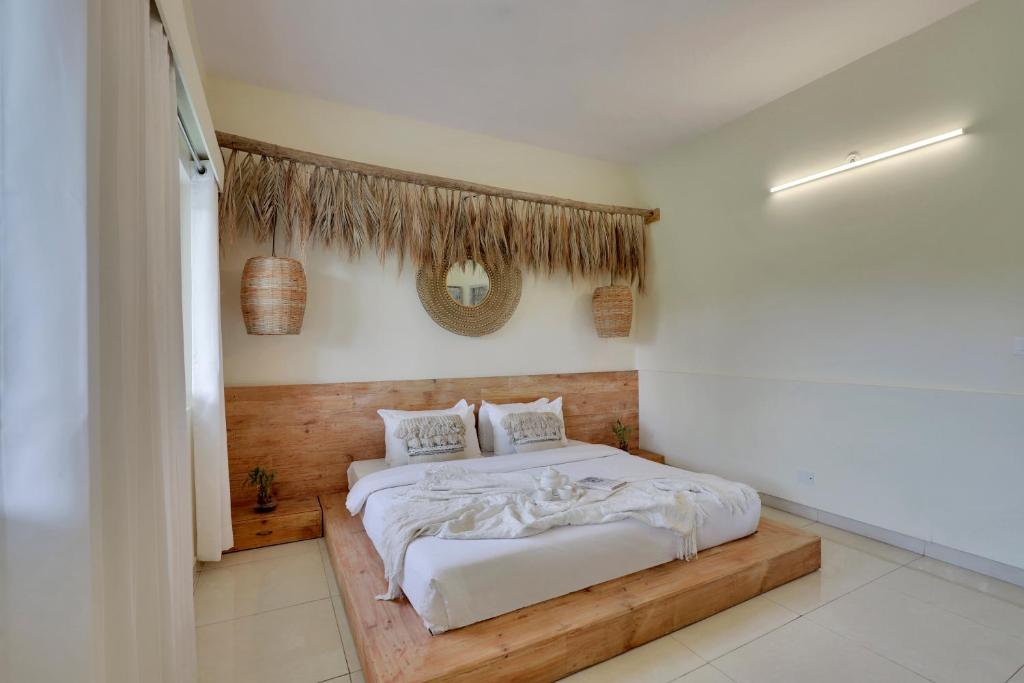 Alaya Stays 4BHK Farmhouse with Pvt Pool & Garden Manesar