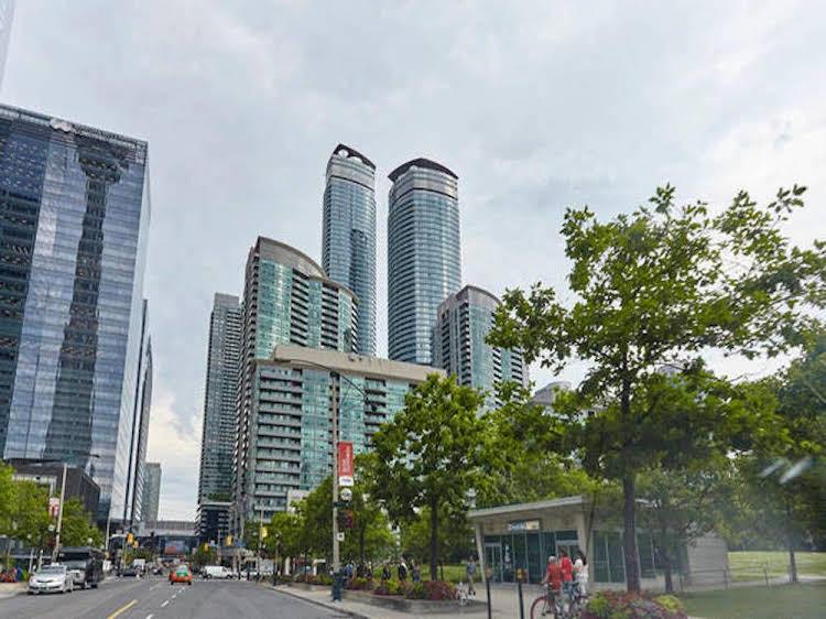 NGE Stays York Street Apartments — 4-Star Luxury Hotel in Toronto, Canada