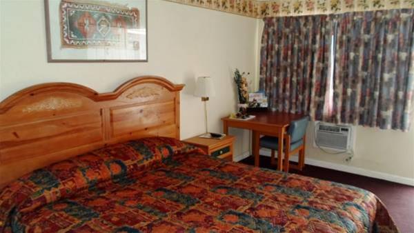 Travelers Inn and Suites South Lake Tahoe - photo 15