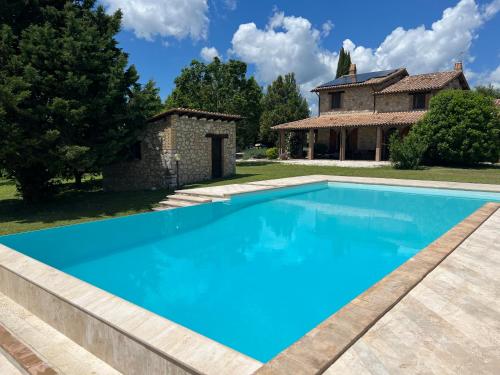 Casa di Dario — 4-Star Luxury Hotel in Montecchio, Italy