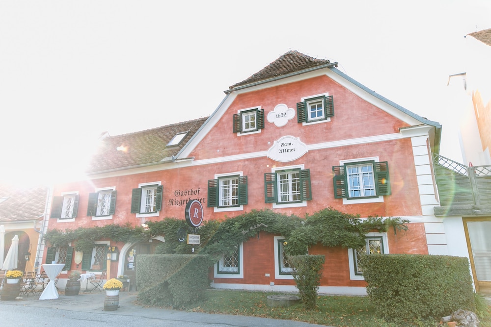 Landgut Riegerbauer — 4-Star Luxury Hotel in Sankt Johann Bei Herberstein, Austria